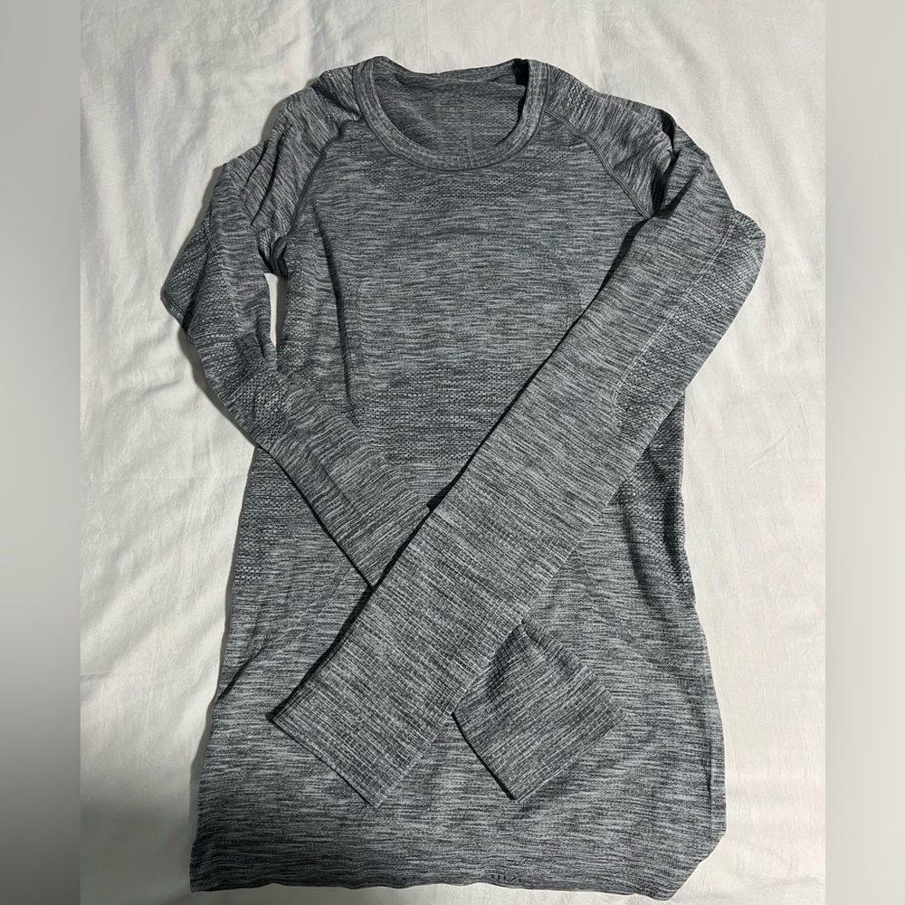 Athletic long sleeve